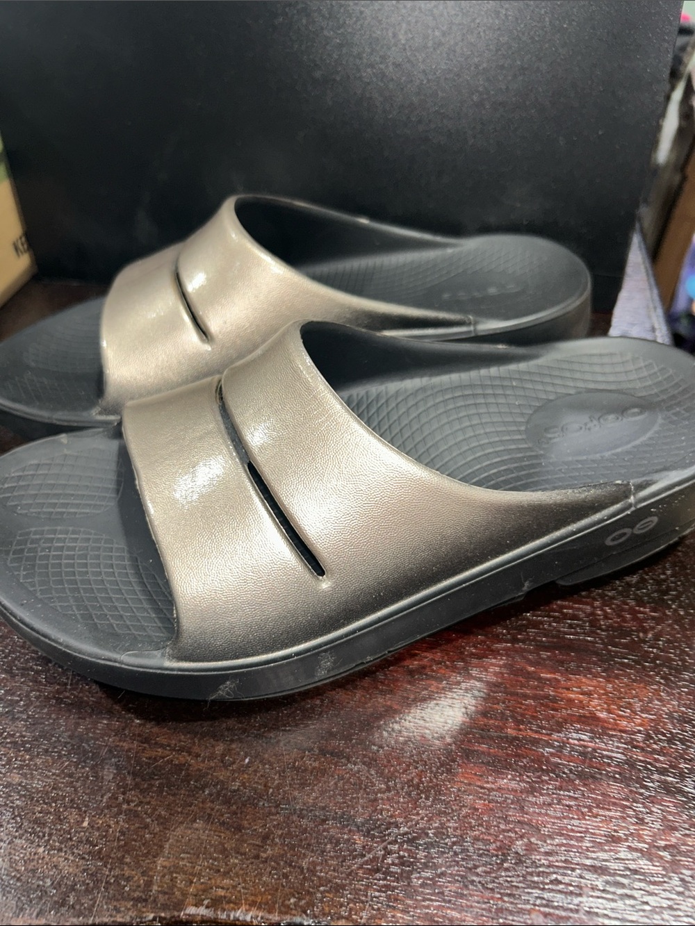 EUC Oofos EU size 38 metallic slides